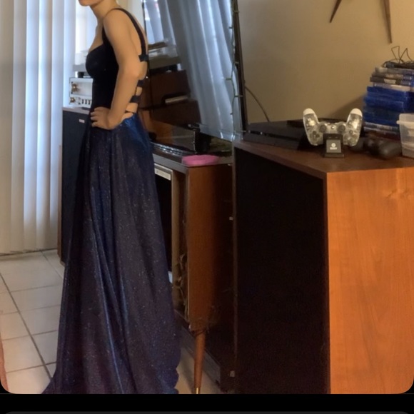 Prom dress! - Picture 5 of 6